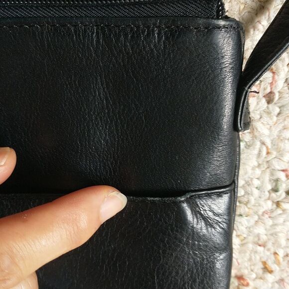 Le Donne Leather Collection Crossbody Shoulder Bag Black Zip Pocket Small Classi - Picture 15 of 16